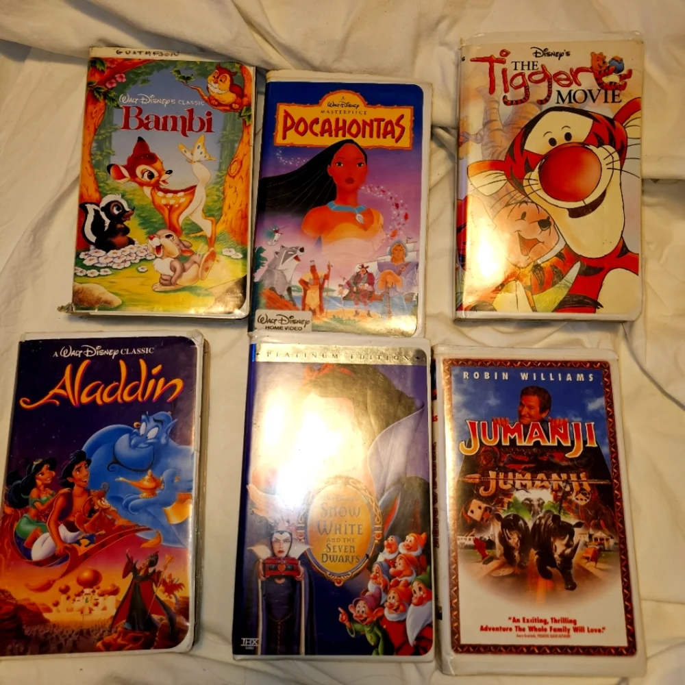 Vintage Disney VHS Collection Bambi Pocahontas‎ Aladdin Etc..